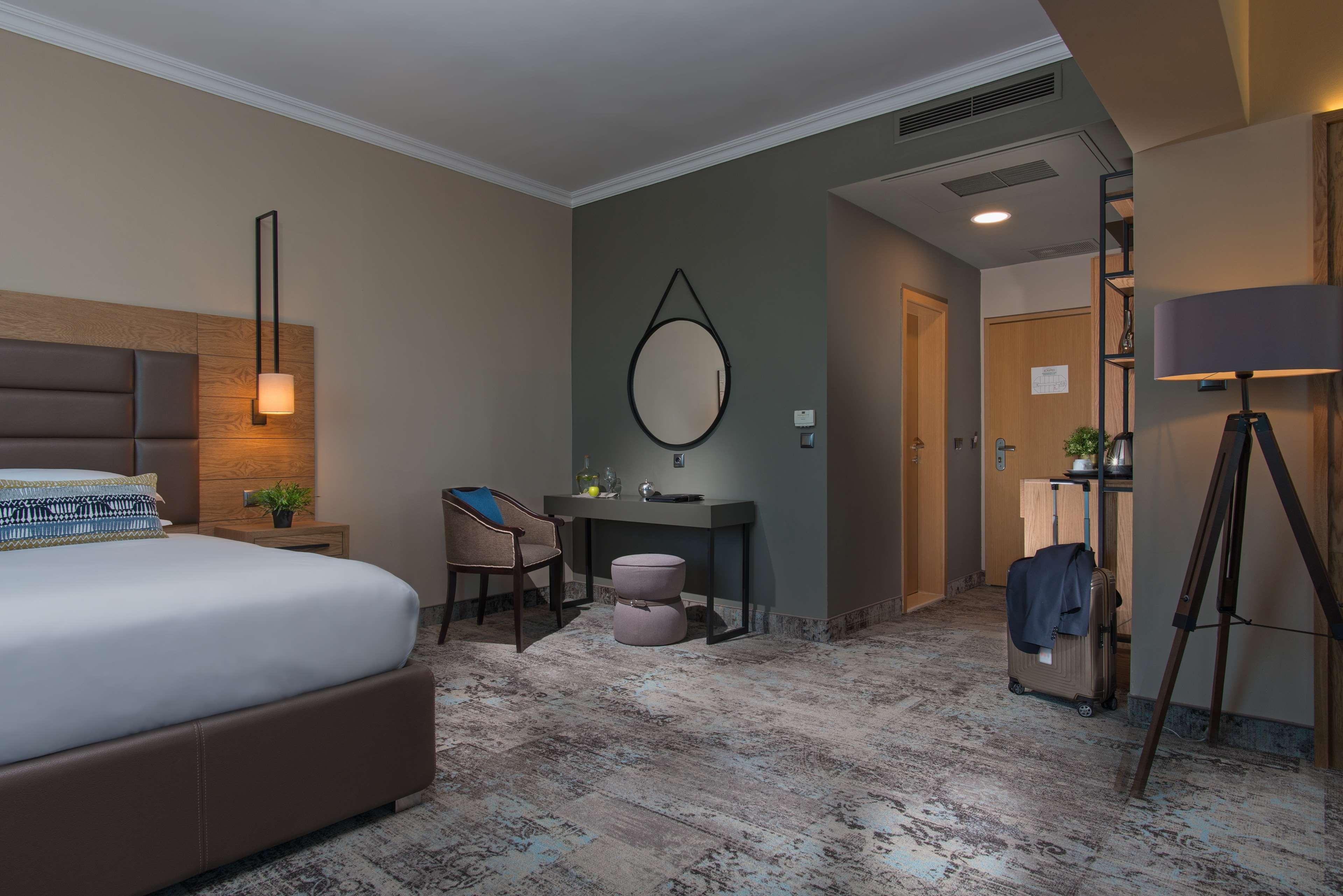 Expo Hotel