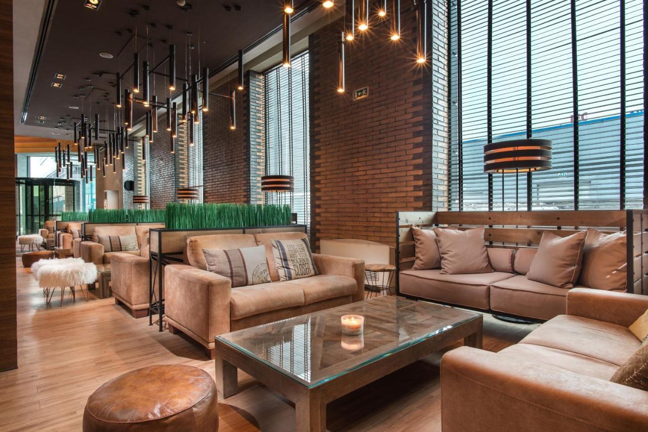 Expo Hotel